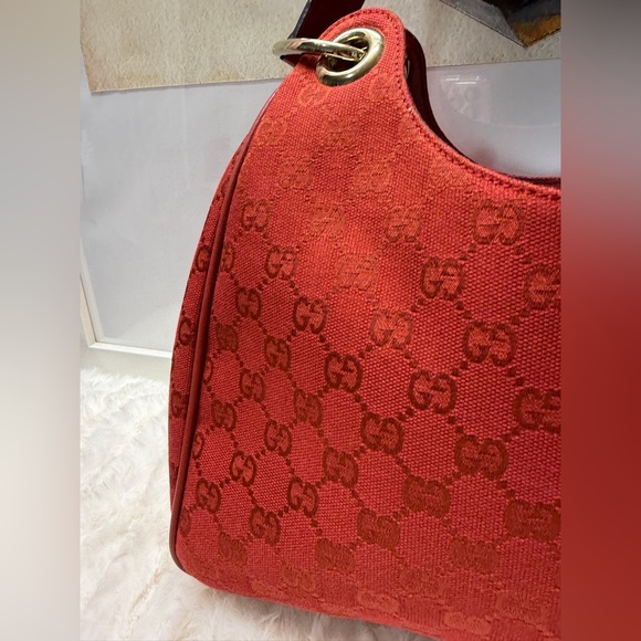 GUCCI-257265 204046 Red GG Canvas Shoulder Bag - Picture 2 of 12